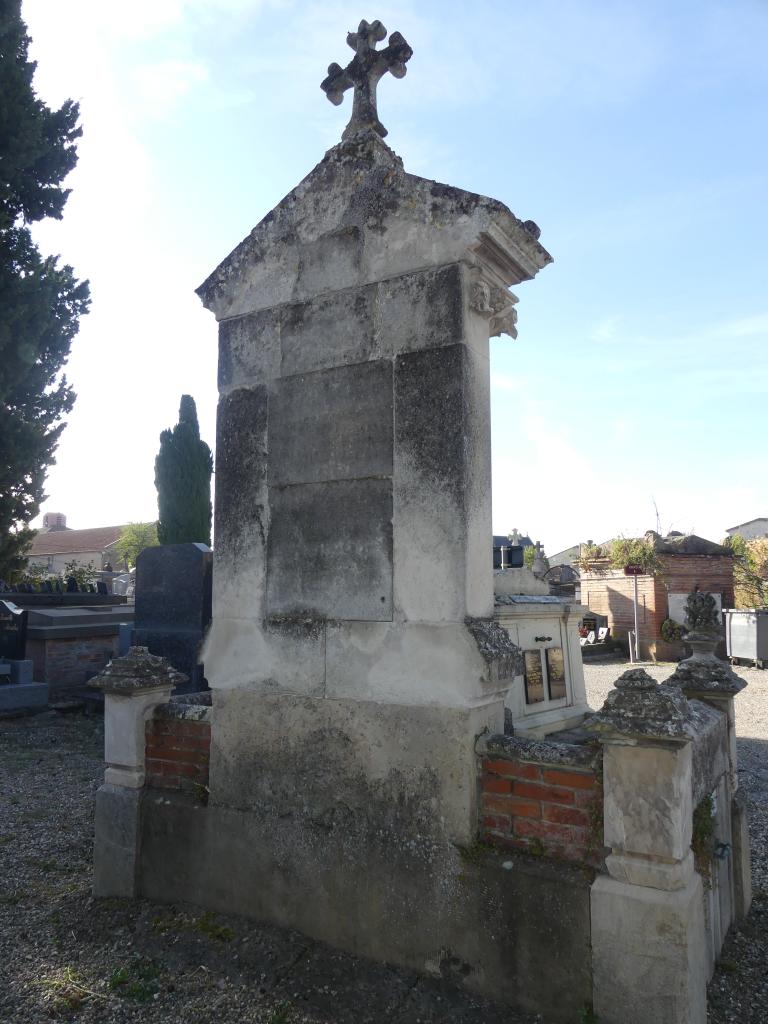 tombe, trapèze B, couronne, n°245, tombeau de Jean et Emile Gibert