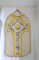 chasuble, étole de clerc, voile de calice, manipule : ornement blanc 6
