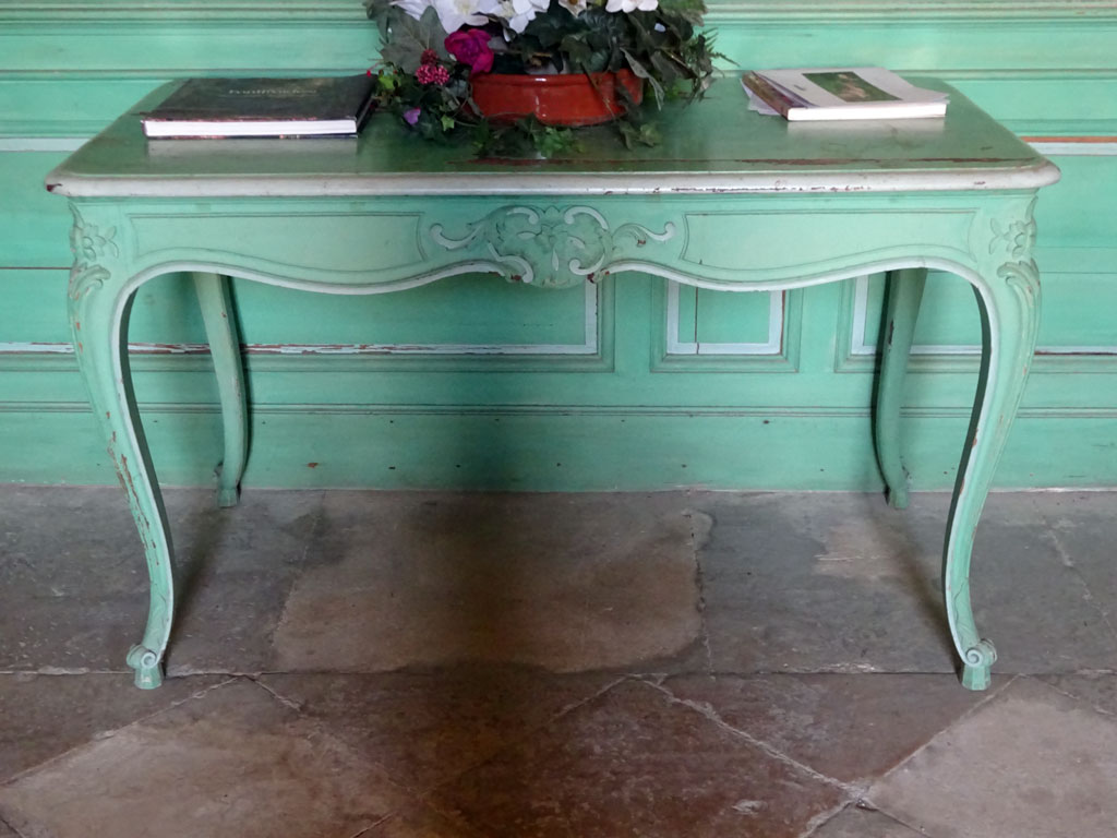 Le mobilier du salon vert