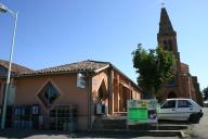 ancienne mairie et école, actuellement maisons et magasin de commerce