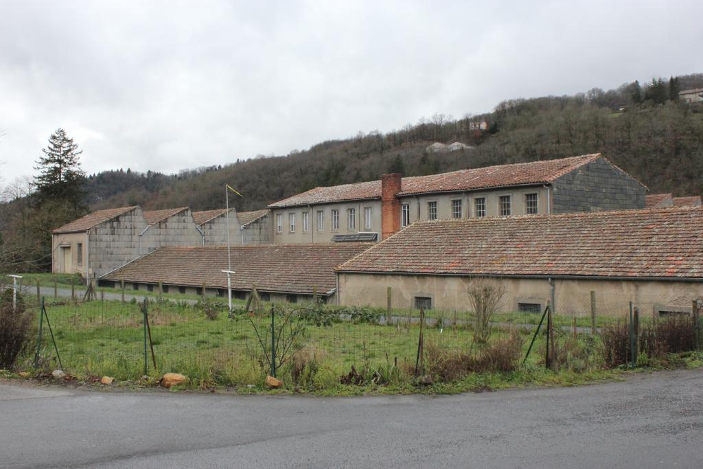 Ancienne fabrique de draps Benoit, puis Manufacture de draperies Pierre Barthès, puis tissage SA Filature et tissage J. L. Marmor, puis SARL Tissage SARTISS