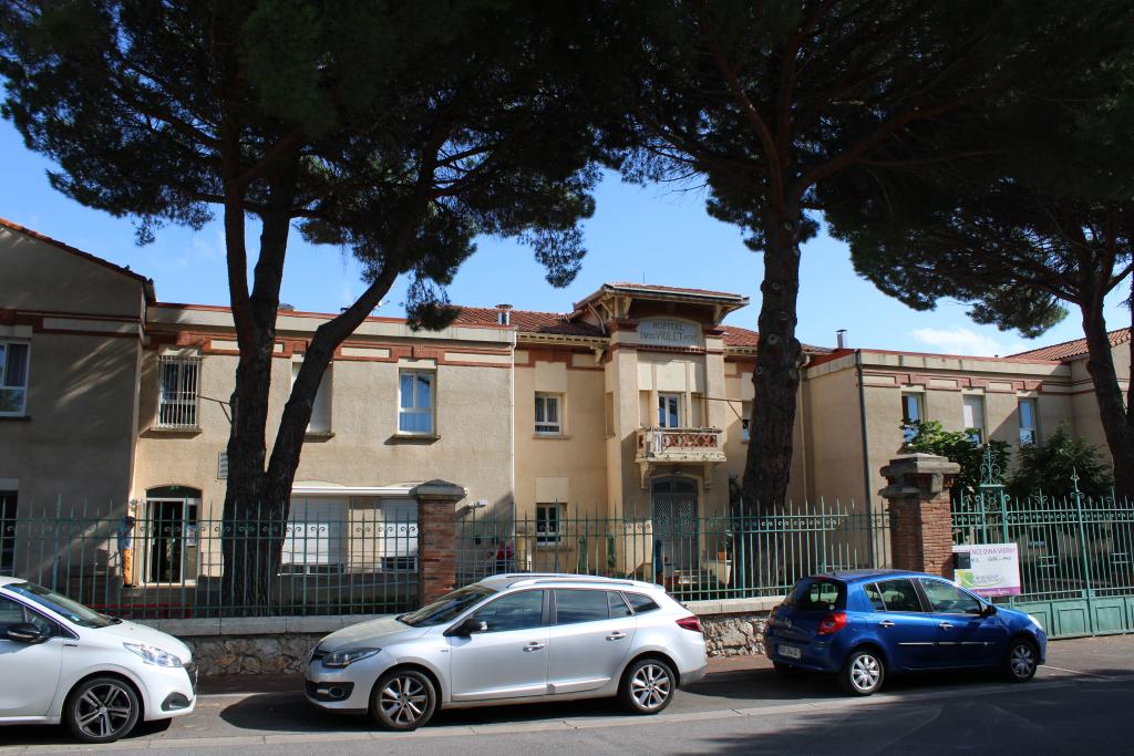 Ancien hôpital Simon Violet Père, aujourd'hui maison de retraite