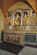 ensemble de l'autel secondaire dédié à la Vierge : autel tombeau, retable architecturé, 3 statues : Saint Jean-Baptiste, Sainte Elisabeth, Vierge à l'Enfant, bas-relief : Visitation
