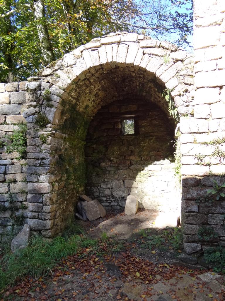 Ruines de l'église Saint-Pierre de l'Espinouse