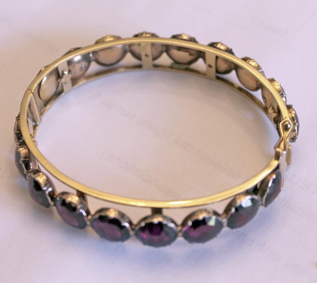 Bracelet en or et grenat avec sa boite