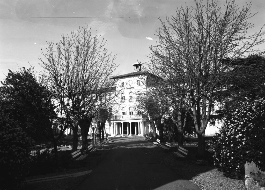 Couvent de bénédictines, couvent de Récollets, hôpital