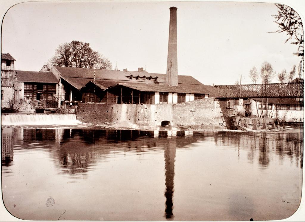 Ancien moulin à foulon et à farine, puis ancien moulin à papier, puis ancienne usine à papier Janole et Bergès achetée par la société Lacroix (Riz-Lacroix) - Mazères-Nord