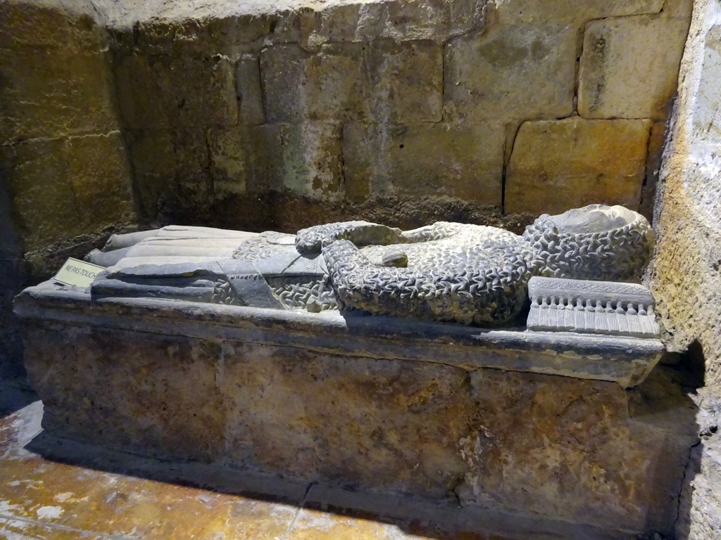 Gisant d'un membre de la famille de Queralt