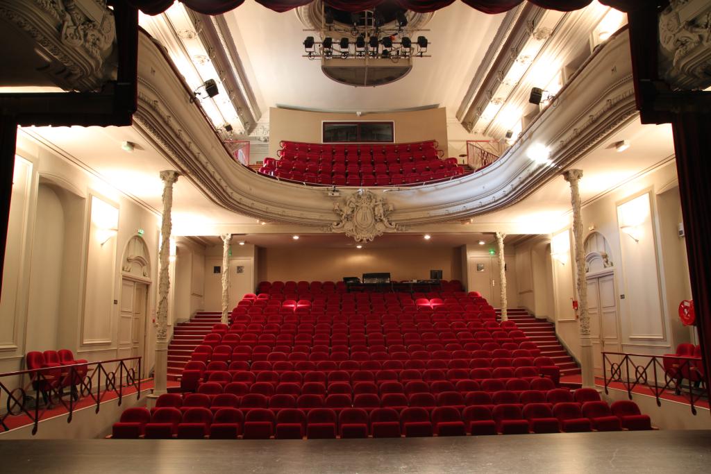 ancienne salle des fêtes : théâtre municipal à l'italienne