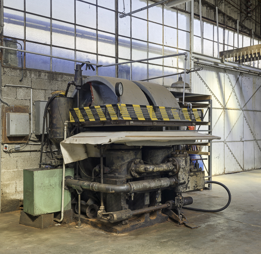 usine textile (usine de drap) Sicard et Prades, puis Sicard et Théron, puis Bernat, actuellement tannerie Valeix