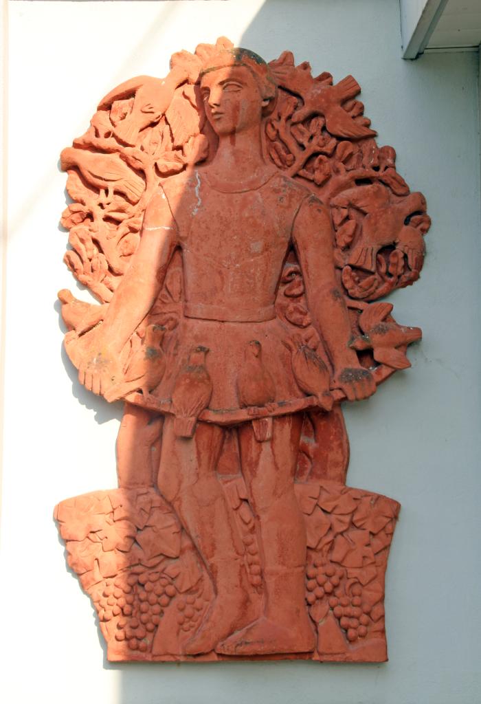 Bas-relief : L'enfant aux oiseaux