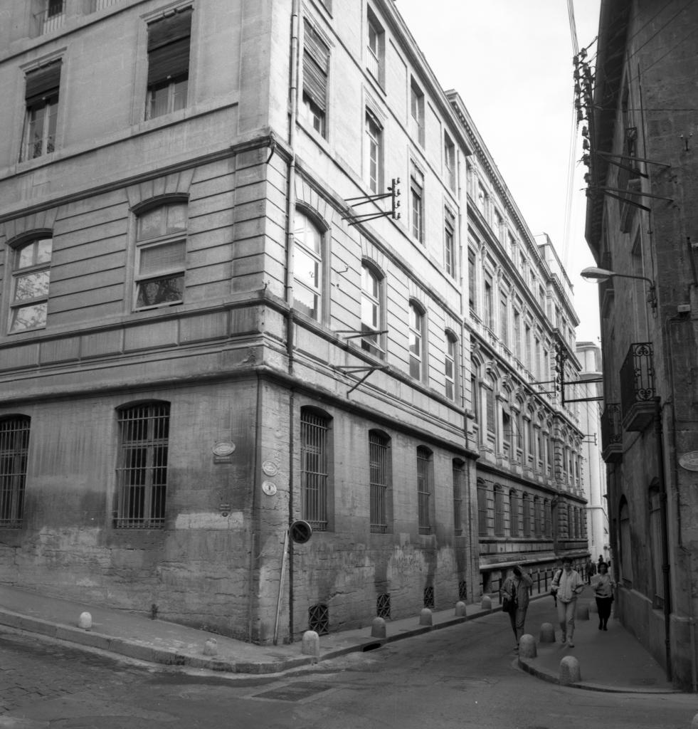 université dite institut de physique et chimie
