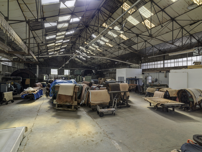 usine textile (usine de drap) Sicard et Prades, puis Sicard et Théron, puis Bernat, actuellement tannerie Valeix
