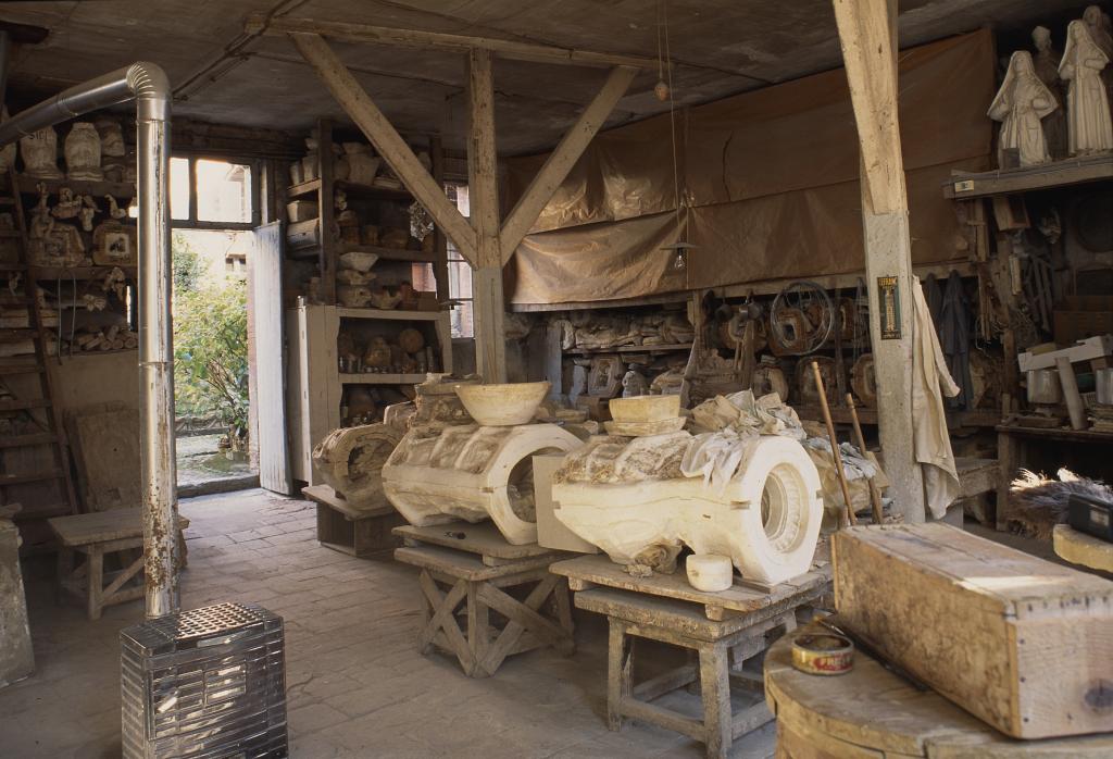 usine de céramique, manufacture d'ornements en terre cuite Giscard