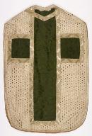 chasuble blanche avec manipule et bourse de corporal