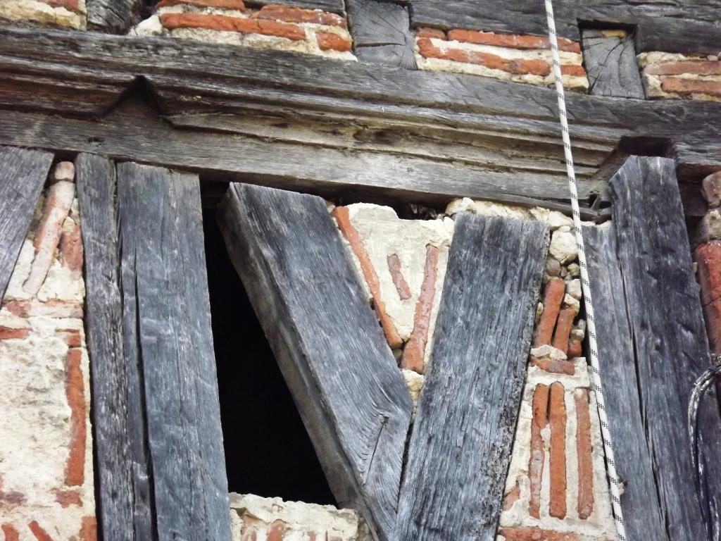 ensemble de maisons à pans de bois