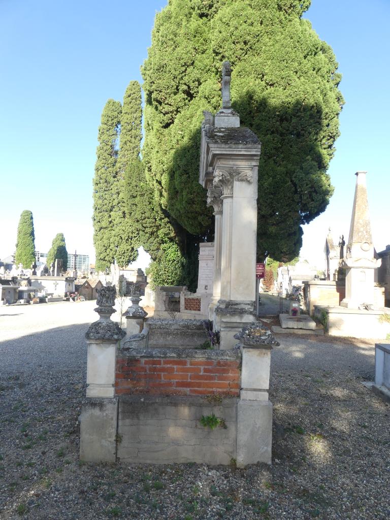tombe, trapèze B, couronne, n°245, tombeau de Jean et Emile Gibert