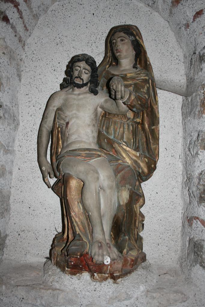 statue : Vierge de Pitié ou Pièta