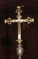 croix de procession (n°2), de style néo-classique : Christ en croix et sainte Marie Madeleine