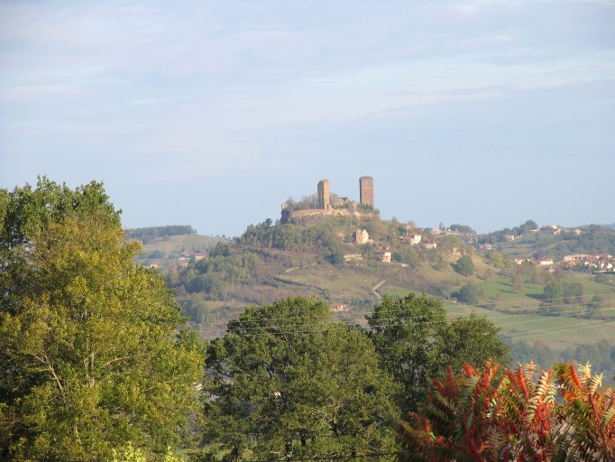 village : castrum