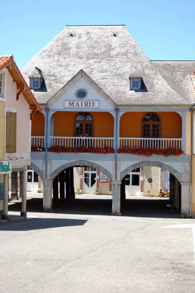 marché couvert et mairie dits halle-mairie