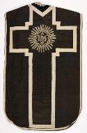 chasuble noire et manipule
