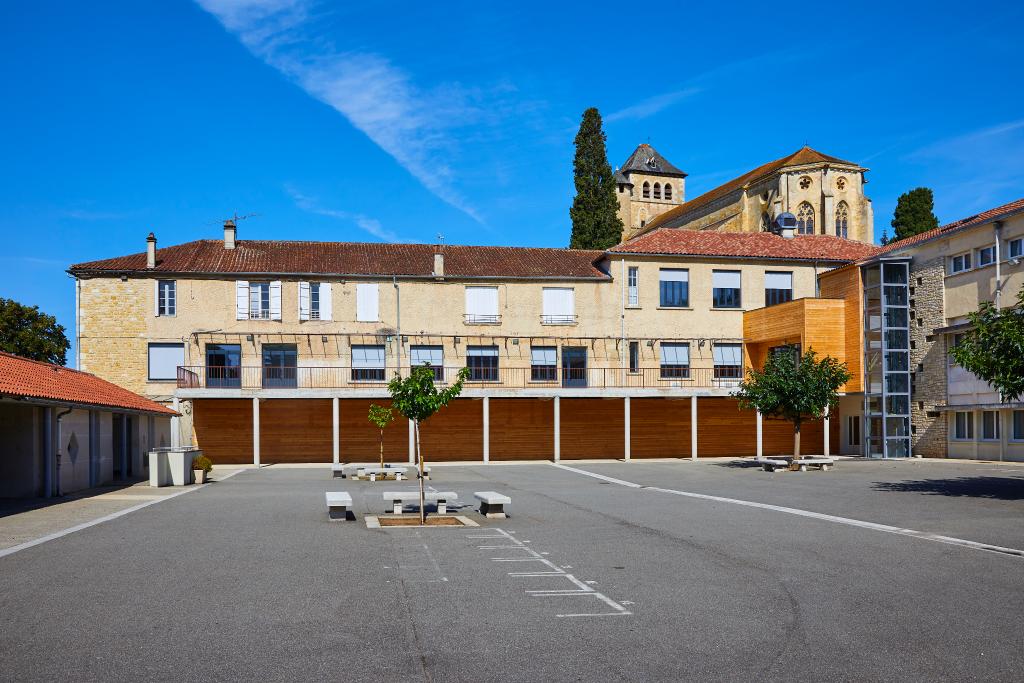 ancienne école primaire de garçons, actuellement collège d'Olt et espace culturel