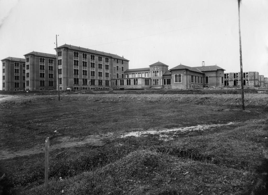 hôpital psychiatrique de Cayssiols, aujourd'hui centre Hospitalier Sainte-Marie de Rodez