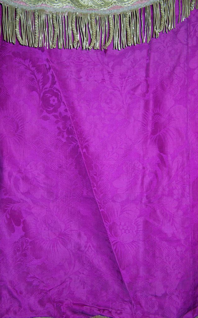 sommaire des textiles de l'église de Saint-Victor-la-Coste