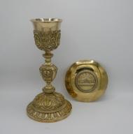 chapelle épiscopale de Mgr d'Arcimoles (calice, patène, burettes et plateau, aiguière et bassin, bougeoir pontifical, plateau de présentation, ampoule à saint chrême, 2 ampoules aux saintes huiles, ciseaux à tonsure, coffret de chapelle)