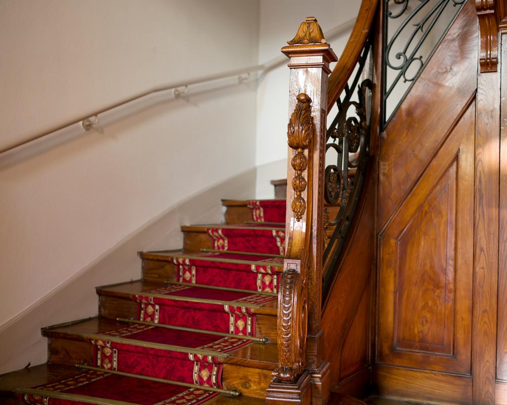 Hôtel de la chambre de commerce de Mazamet , banque