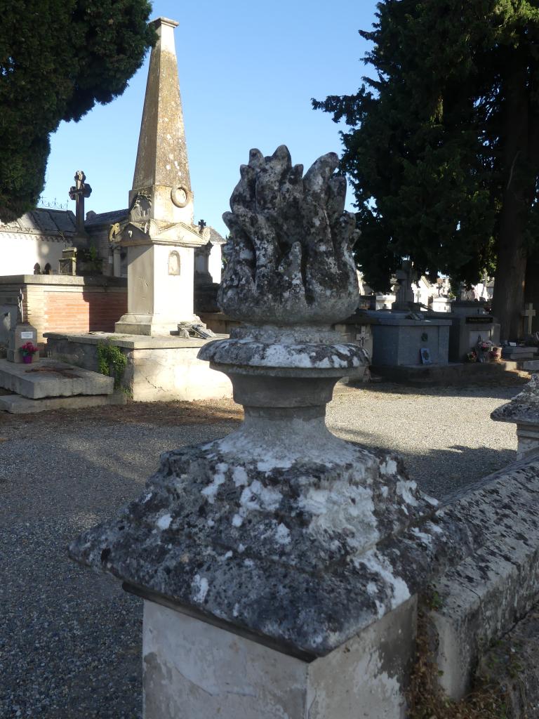 tombe, trapèze B, couronne, n°245, tombeau de Jean et Emile Gibert