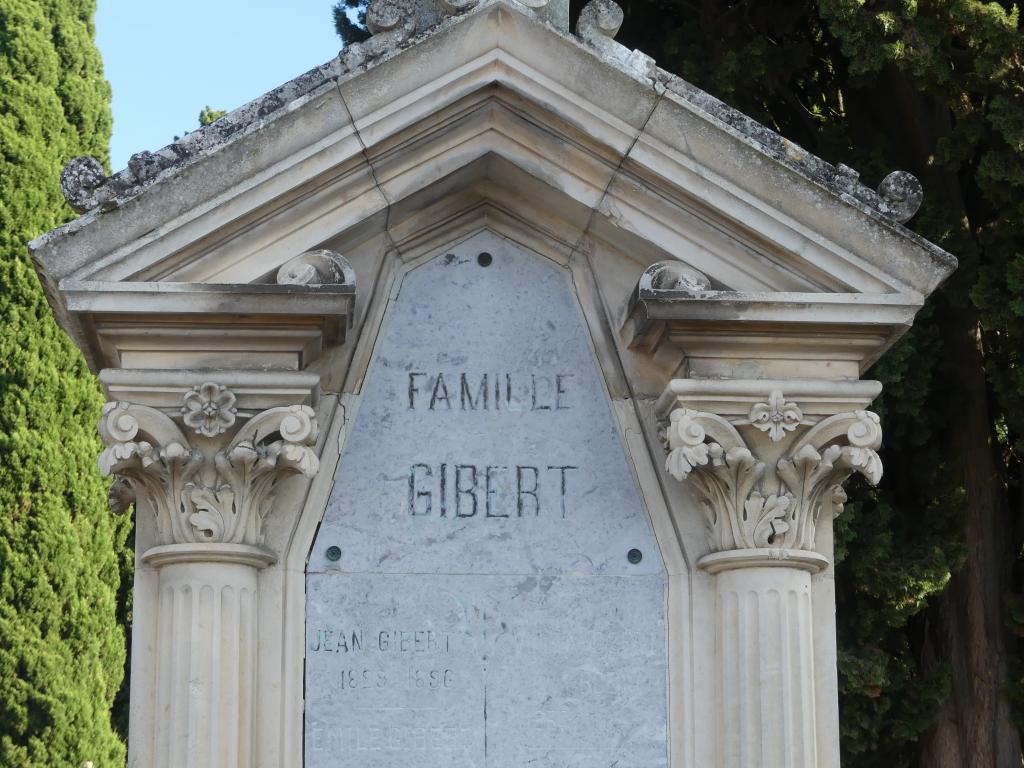 tombe, trapèze B, couronne, n°245, tombeau de Jean et Emile Gibert